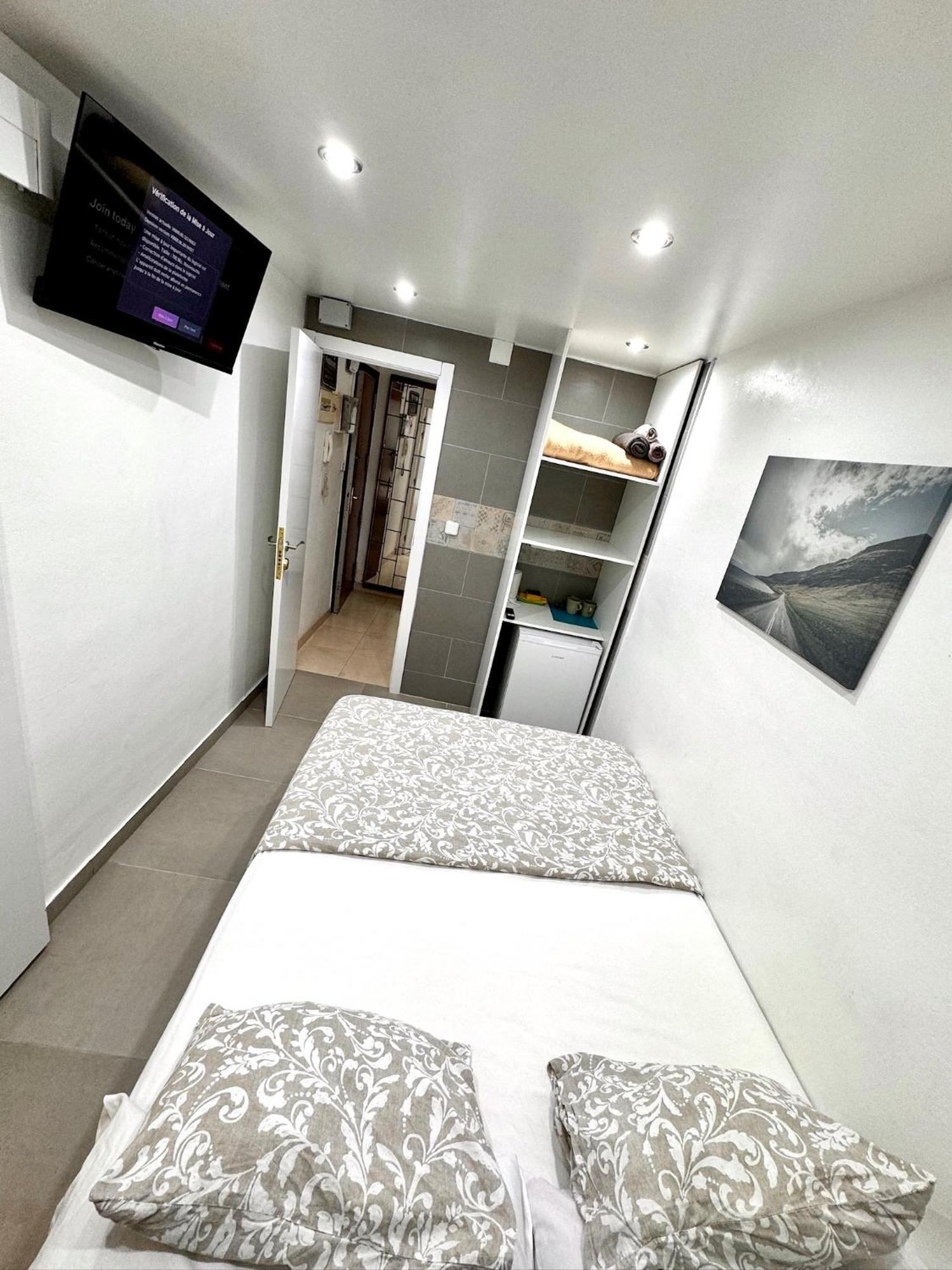 הוספיטלט דה יוברגאט Suites Nuevas Con Bano Privado Frente Al Metro St Mwc Barcelona-Fira מראה חיצוני תמונה