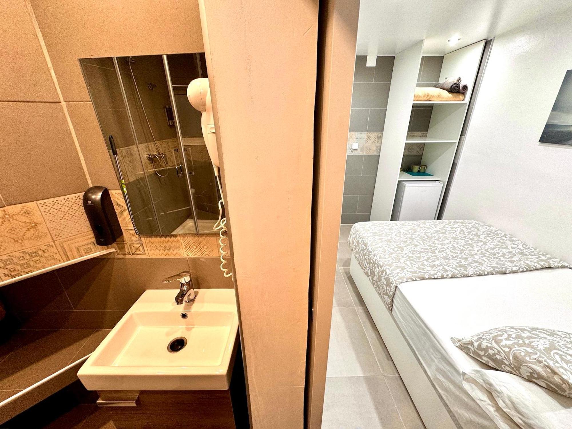 הוספיטלט דה יוברגאט Suites Nuevas Con Bano Privado Frente Al Metro St Mwc Barcelona-Fira מראה חיצוני תמונה