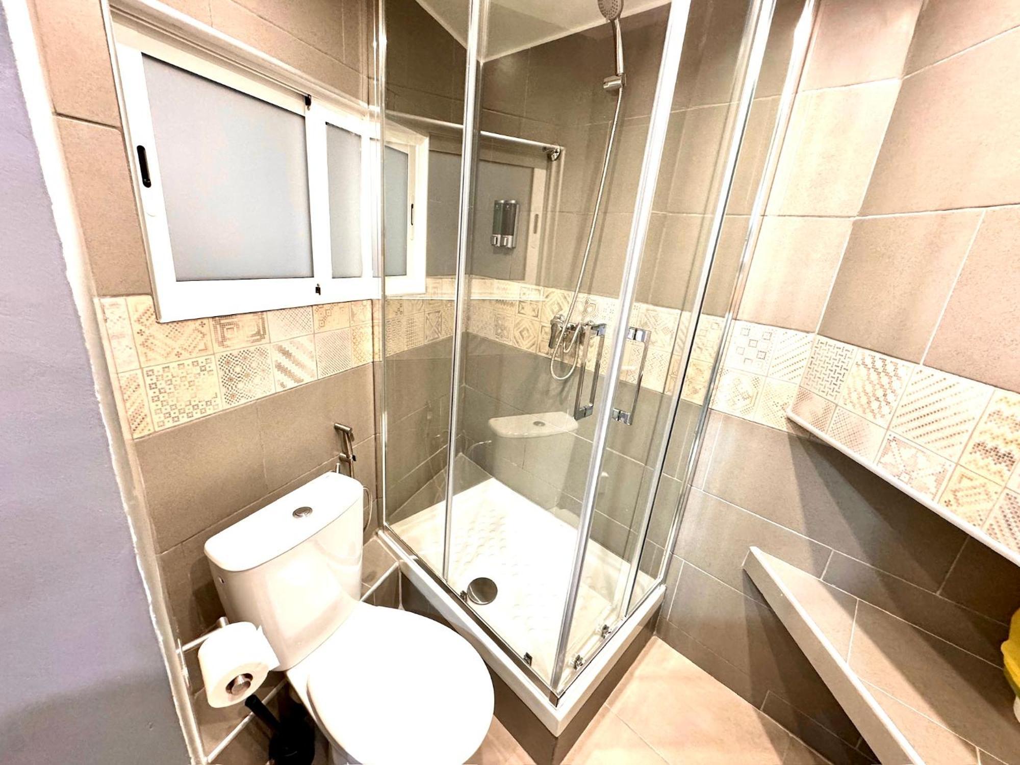 הוספיטלט דה יוברגאט Suites Nuevas Con Bano Privado Frente Al Metro St Mwc Barcelona-Fira מראה חיצוני תמונה