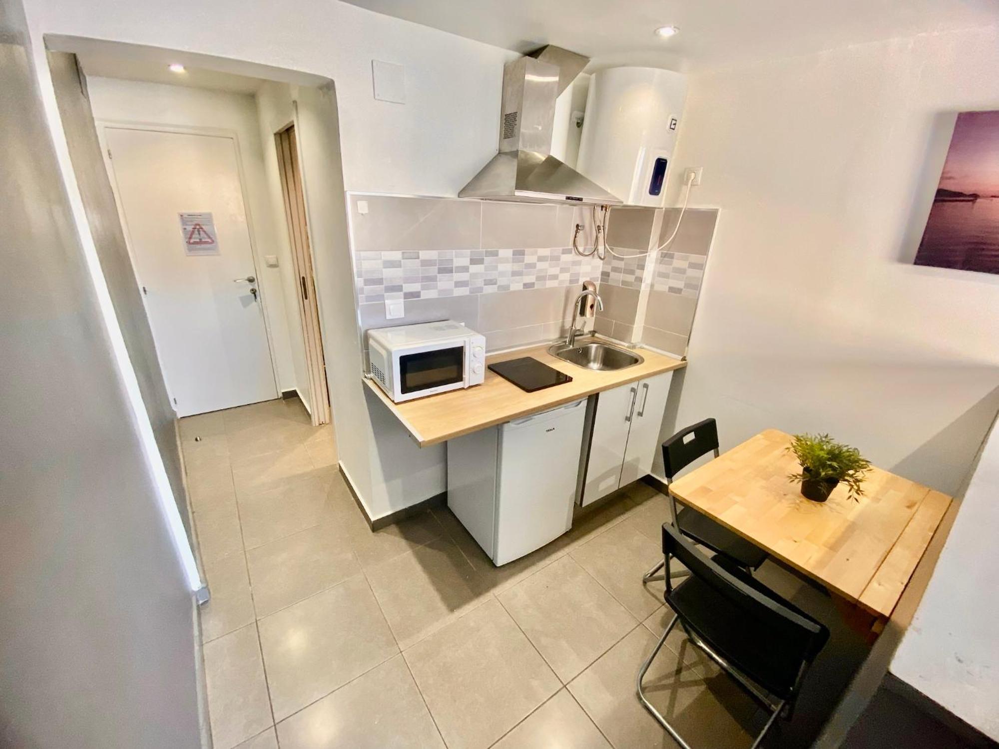 הוספיטלט דה יוברגאט Suites Nuevas Con Bano Privado Frente Al Metro St Mwc Barcelona-Fira מראה חיצוני תמונה