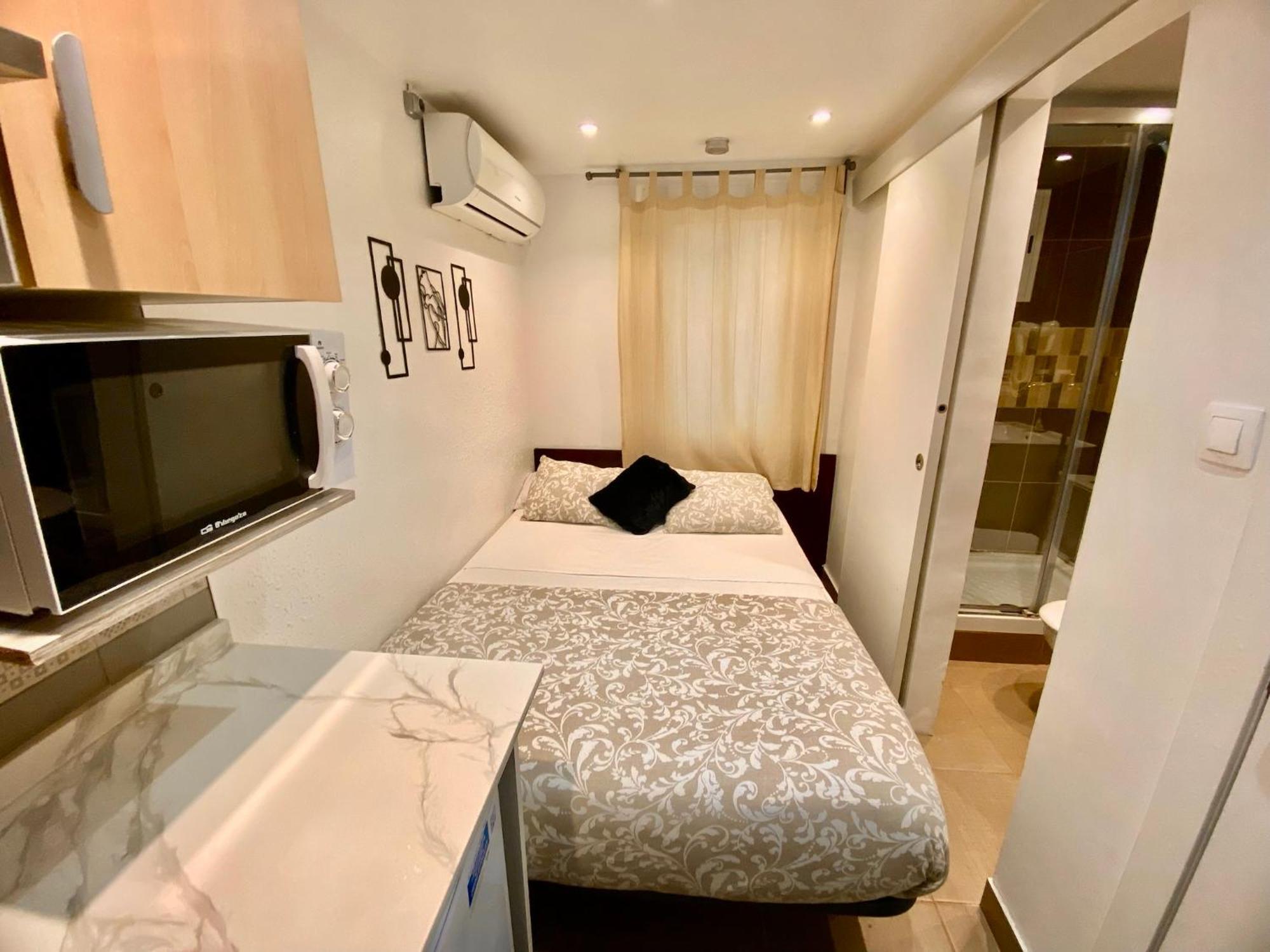 הוספיטלט דה יוברגאט Suites Nuevas Con Bano Privado Frente Al Metro St Mwc Barcelona-Fira מראה חיצוני תמונה
