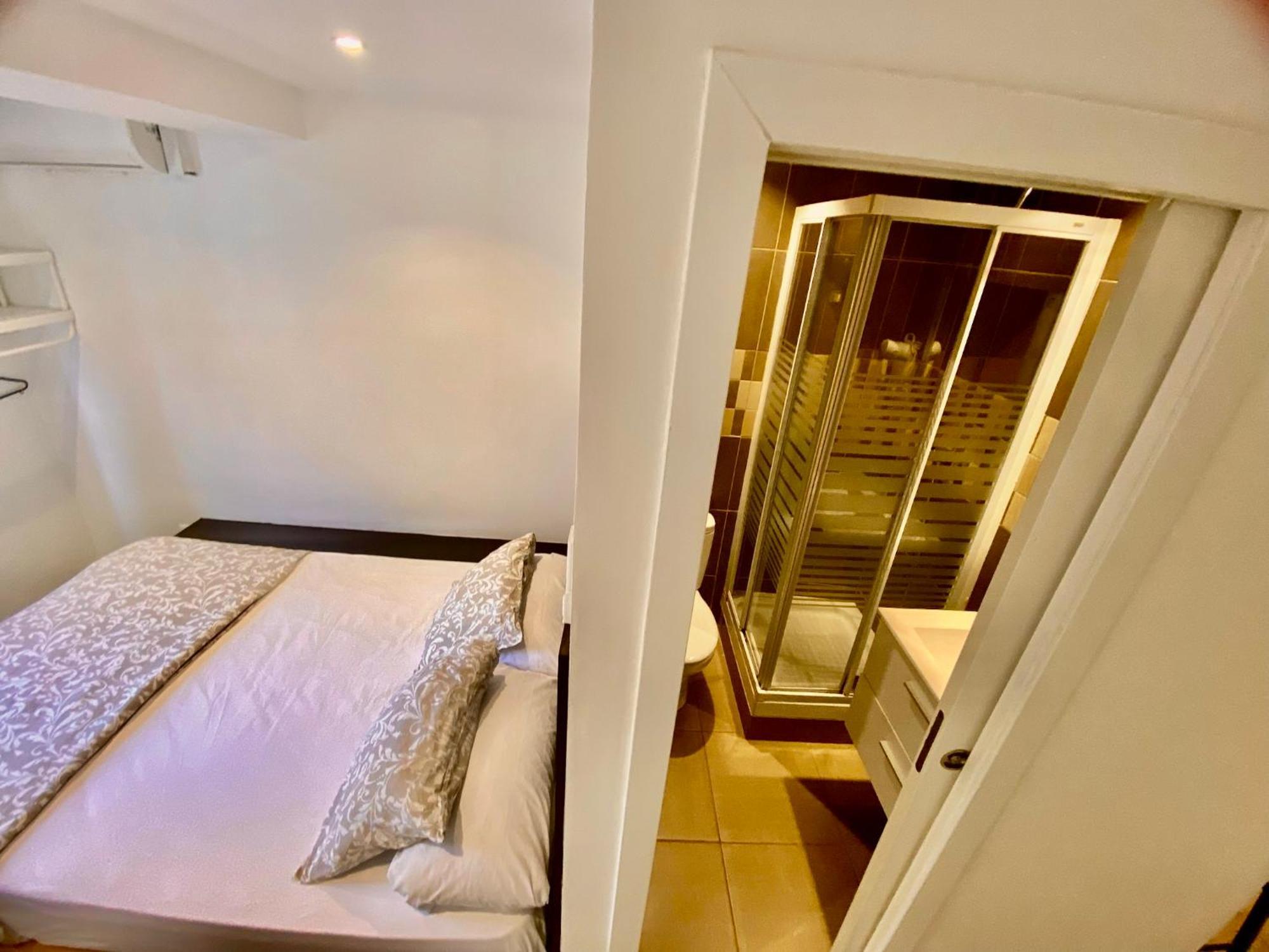 הוספיטלט דה יוברגאט Suites Nuevas Con Bano Privado Frente Al Metro St Mwc Barcelona-Fira מראה חיצוני תמונה