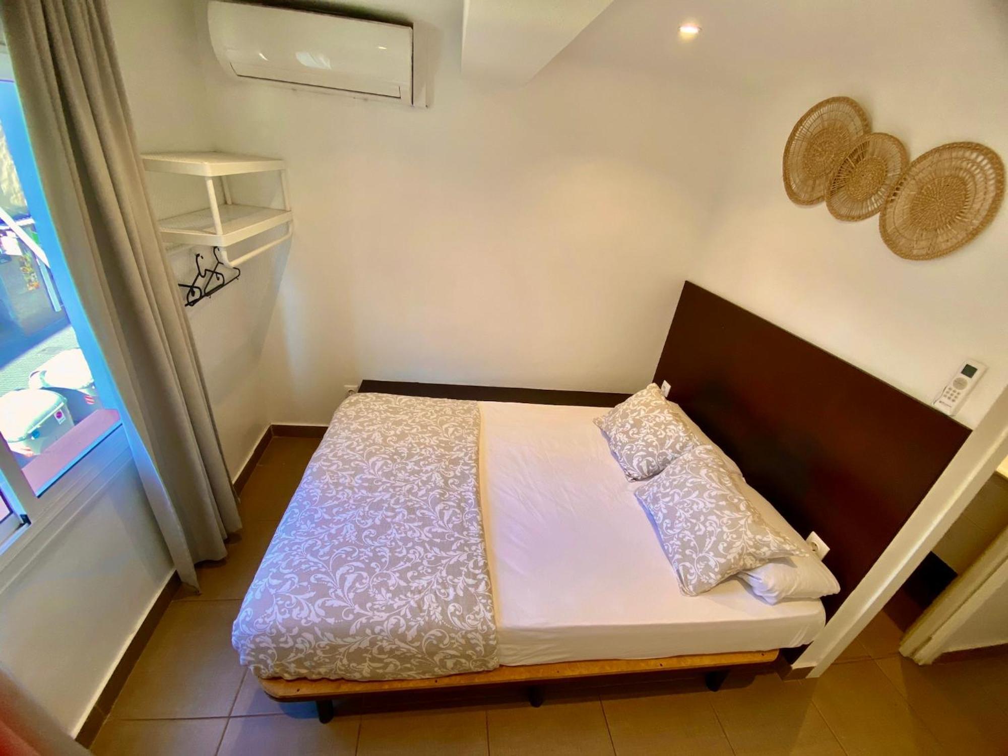 הוספיטלט דה יוברגאט Suites Nuevas Con Bano Privado Frente Al Metro St Mwc Barcelona-Fira מראה חיצוני תמונה