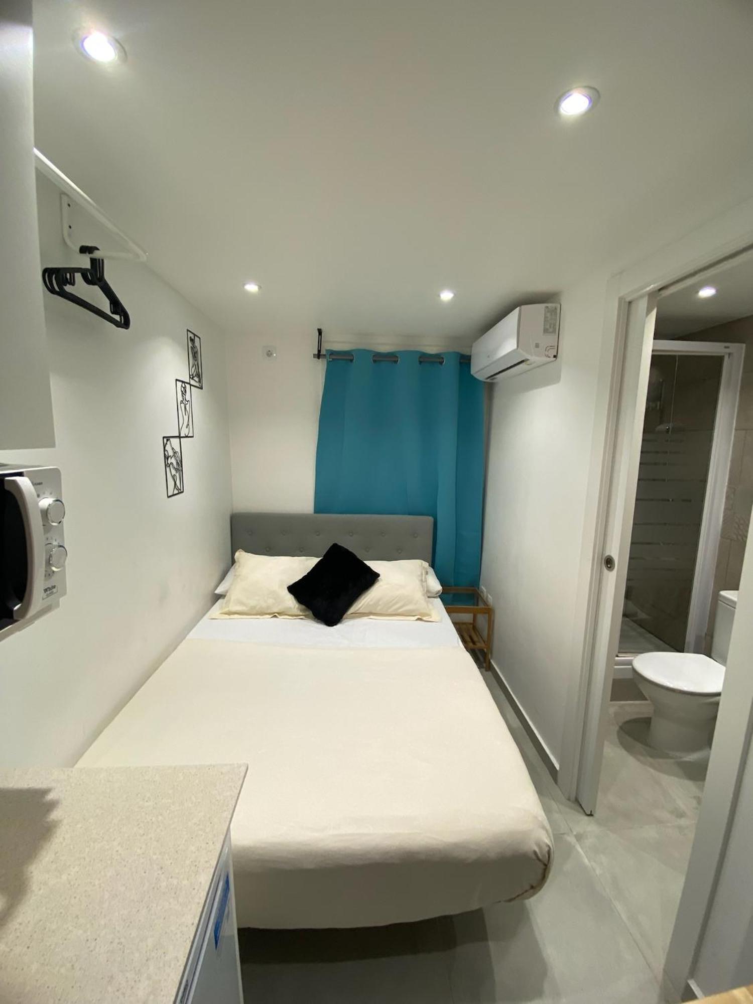 הוספיטלט דה יוברגאט Suites Nuevas Con Bano Privado Frente Al Metro St Mwc Barcelona-Fira מראה חיצוני תמונה