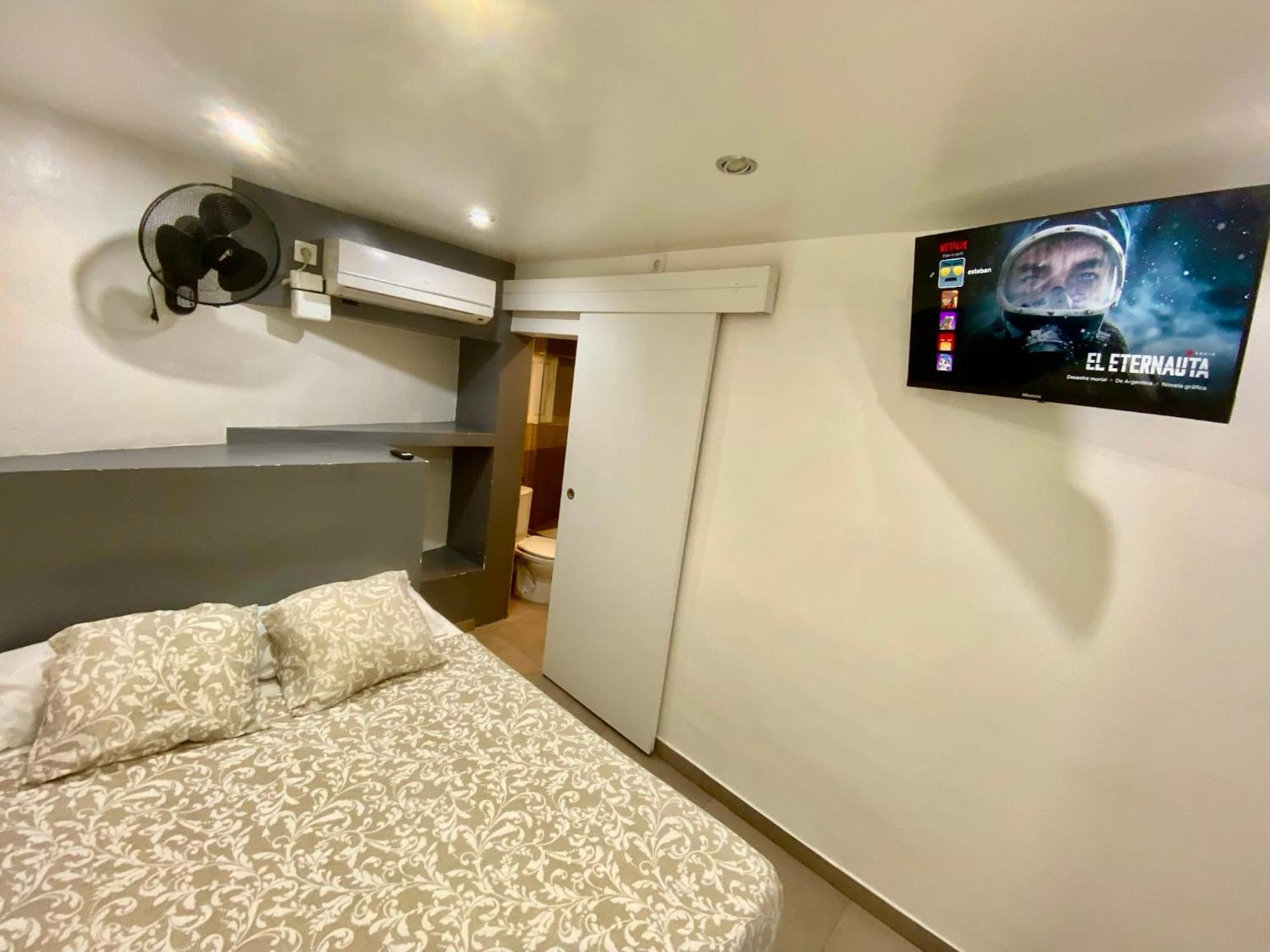 הוספיטלט דה יוברגאט Suites Nuevas Con Bano Privado Frente Al Metro St Mwc Barcelona-Fira מראה חיצוני תמונה