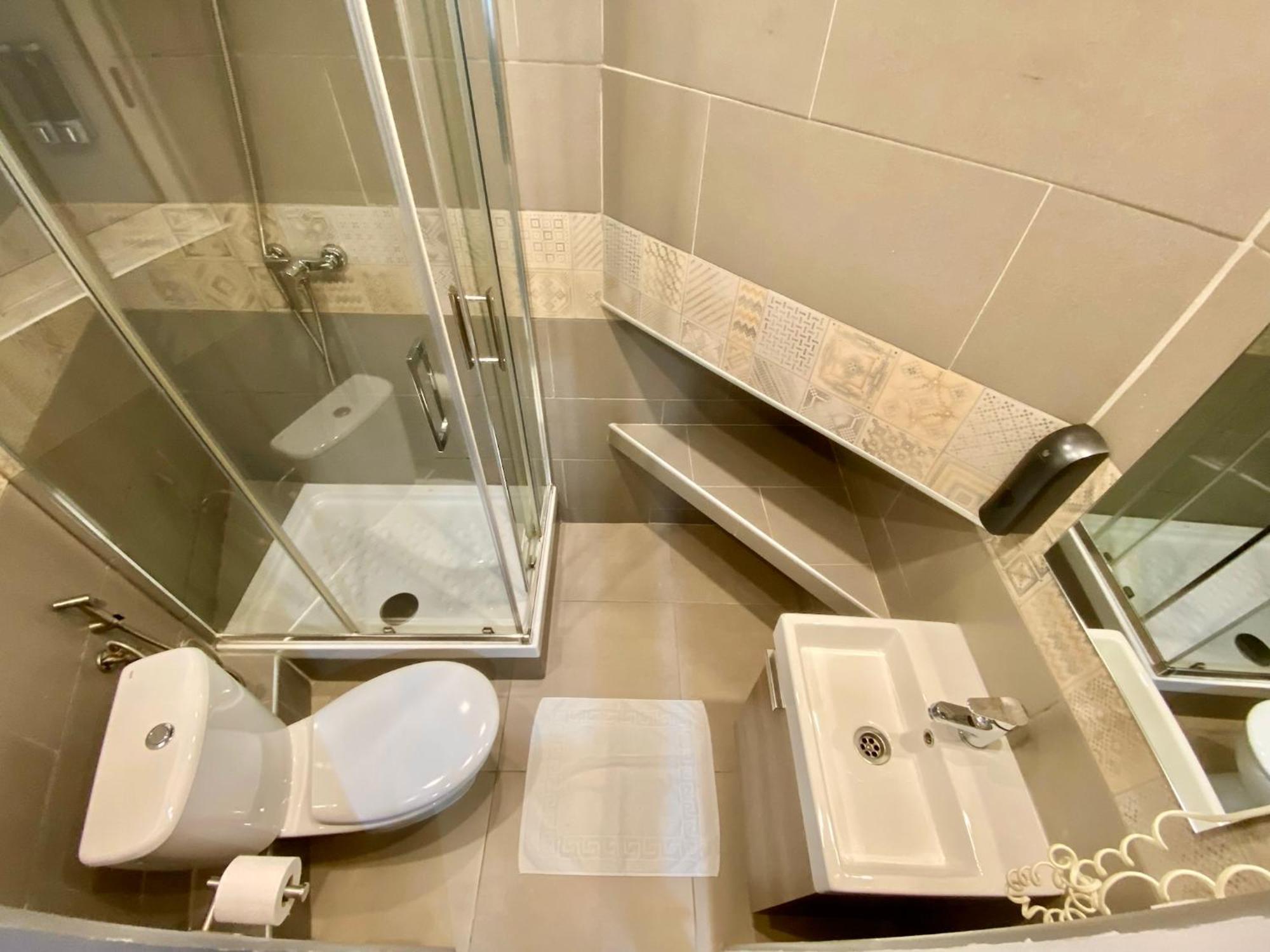 הוספיטלט דה יוברגאט Suites Nuevas Con Bano Privado Frente Al Metro St Mwc Barcelona-Fira מראה חיצוני תמונה